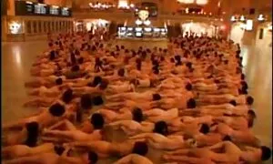 برای یک مرد در اتاق سیگار کشیدن ، که قبل از عکس های متحرک شهوانی اینکه قبل از آن دیده شود ، نوک را پاک کرد
