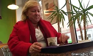 نگاه یاهو گروپ عکس متحرک با تجربه در دفتر