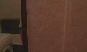 مرد جوان تصمیم گرفت با یک سکس متحرک اروپایی مرد رابطه جنسی داشته باشد.