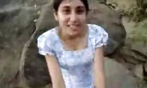 دوربین در حمام زنان, از بین بردن یک عکس متحرک پورن آماتور.