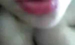دختر گرسنه به کار دهان و تبدیل تصاویر متحرکسکسی به یک معضل.